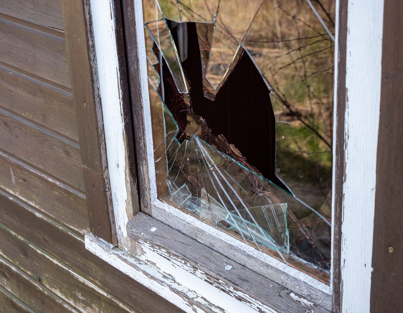 broken window pregancy clinic